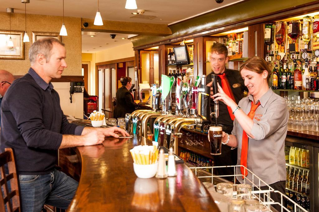 The Arches Hotel Claregalway Exteriör bild