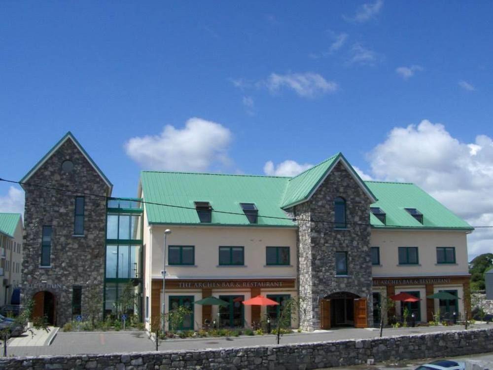 The Arches Hotel Claregalway Exteriör bild