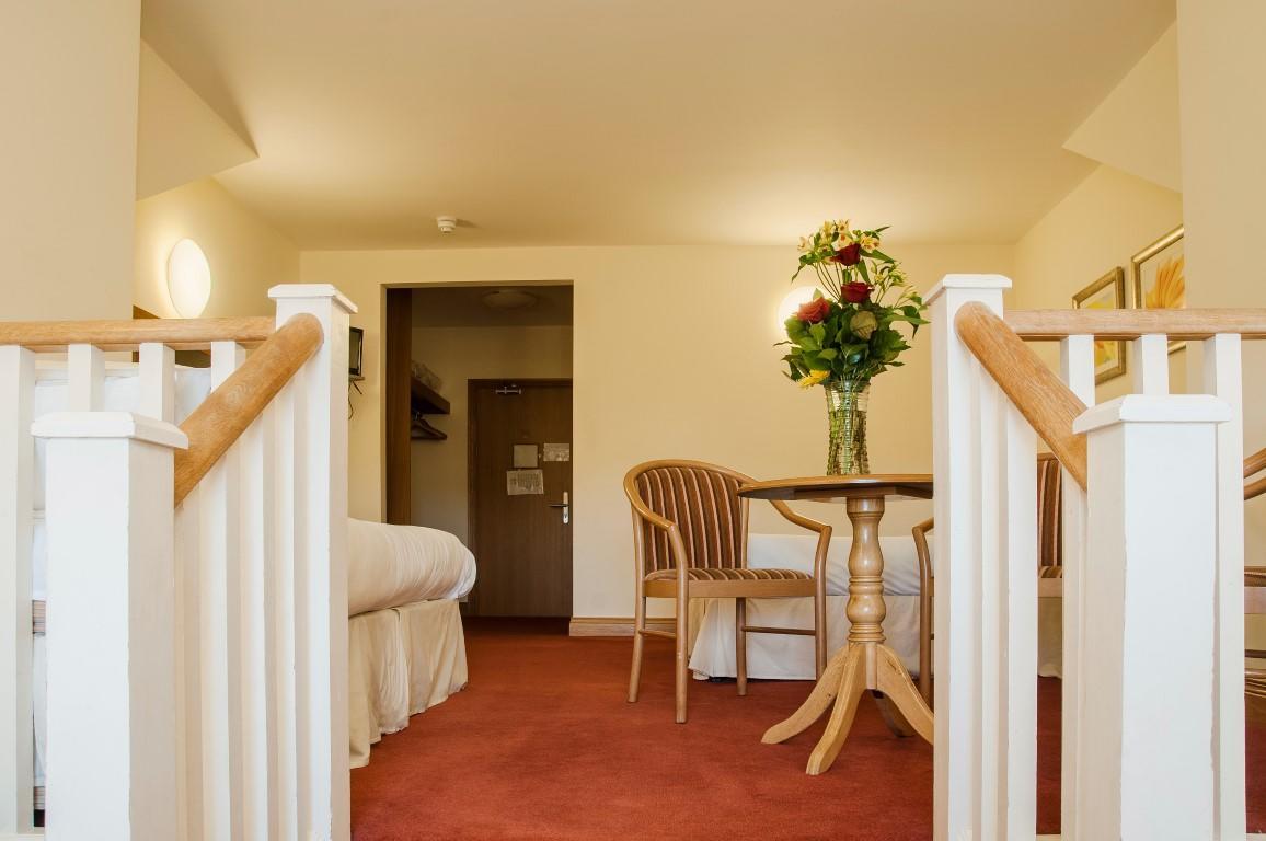 The Arches Hotel Claregalway Exteriör bild