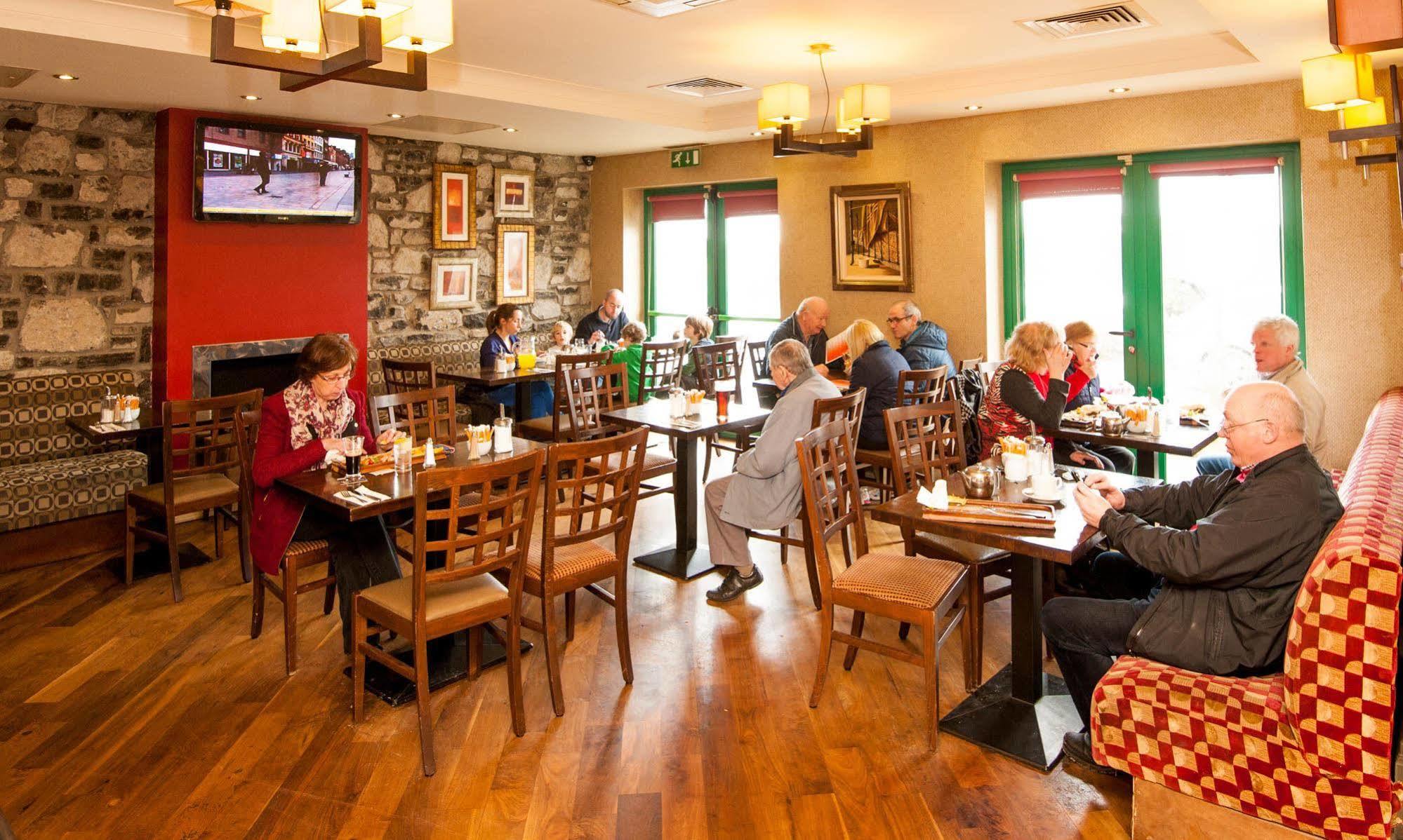 The Arches Hotel Claregalway Exteriör bild